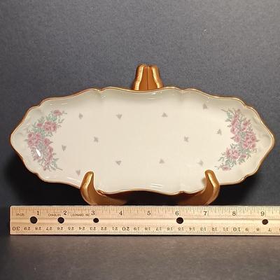 LOT 24K: Lenox Petite Rose Vase and Tray with Lenox Barrington Collection Vase