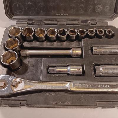 Craftsman Ratchet and socket set in molded organizing box