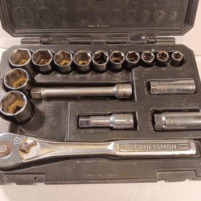 Craftsman Ratchet and socket set in molded organizing box