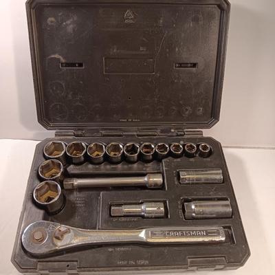 Craftsman Ratchet and socket set in molded organizing box