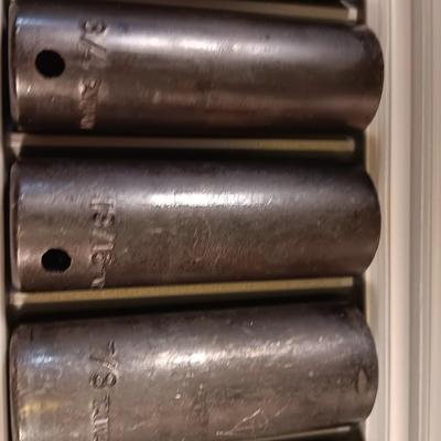 Deep socket set in molded organizing box