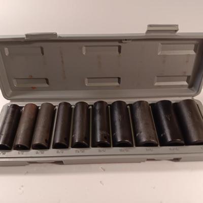 Deep socket set in molded organizing box
