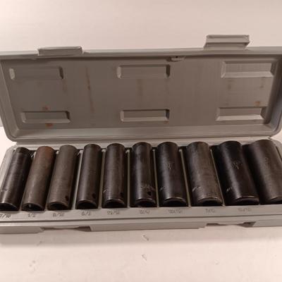 Deep socket set in molded organizing box