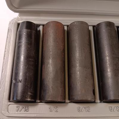 Deep socket set in molded organizing box