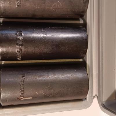 Deep socket set in molded organizing box