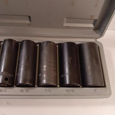 Deep socket set in molded organizing box