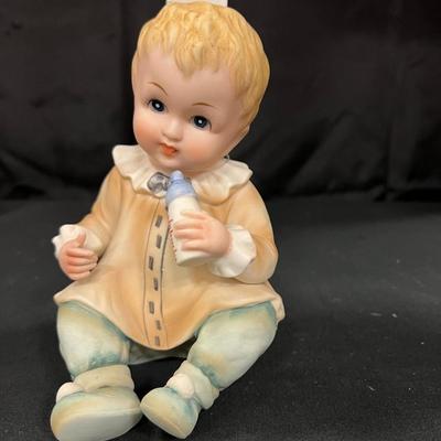 LEFTON BISQUE BABY AND 5 OTHER CHILDREN FIGURINES