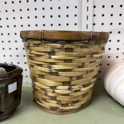 FAUX FLOWER POTS AND WOVEN WICKER PLANTER