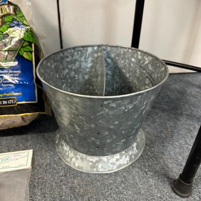 METAL FLOWER POT STAND, PLANTERS AND PLANTER ITEMS