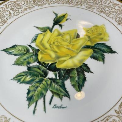 The Elegance Rose Plate by Boehm China Co. in VG Preowned Condition.