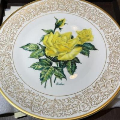 The Elegance Rose Plate by Boehm China Co. in VG Preowned Condition.