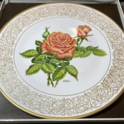 The Tropicana Rose Plate by Boehm China Co. in VG Preowned Condition.