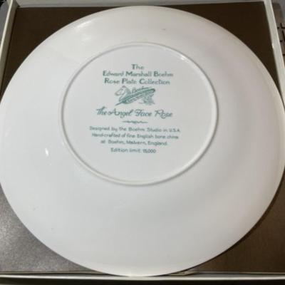 The Angel Face Rose Plate by Boehm China Co. in VG Preowned Condition.