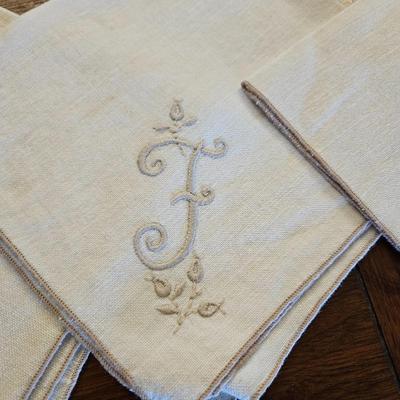 Retro Table Linens (LR-DW)