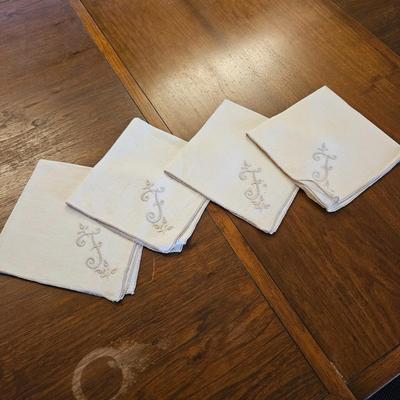 Retro Table Linens (LR-DW)