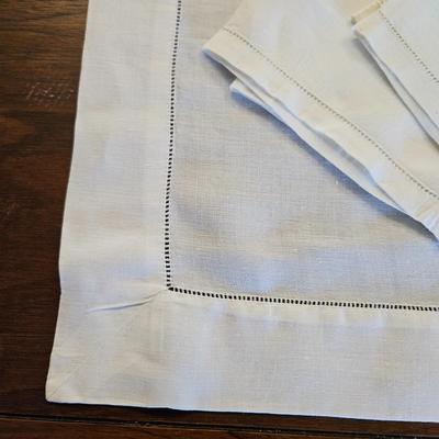 Retro Table Linens (LR-DW)