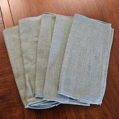 Napkins, Placemats and Tablecloths (LR-DW)