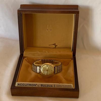 Accutron by Bulova Series 218 Date Model with 14K Gold Case & Original Box (P-HS)