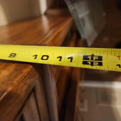 Lighted curio cabinet 22wx12dx72h