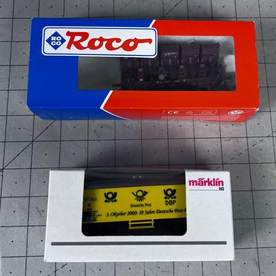 2 Train Cars in the Box HO SCALE