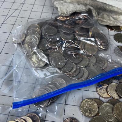 MONEY! Presidential Modern "Gold Toned" US Dollar COINS Susan B. Anthony 