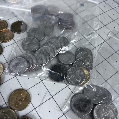 MONEY! Presidential Modern "Gold Toned" US Dollar COINS Susan B. Anthony 