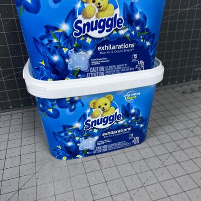 SNUGGLE Exhilarations 2 new full tubs 115 loads each. 