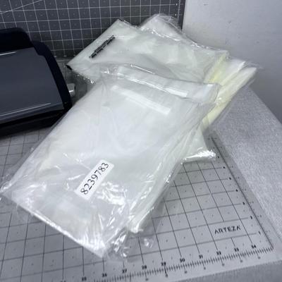 FOOD SAVER BRAND; SEALER DEAL Machine & lots of BAGS