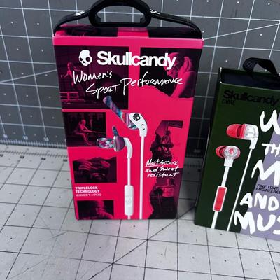2 NEW Skull Candy for Women. 