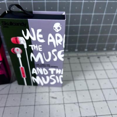 2 NEW Skull Candy for Women. 