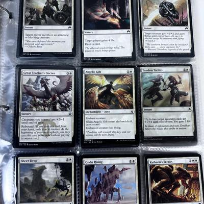 Binder Full of MAGIC THE GATHERING