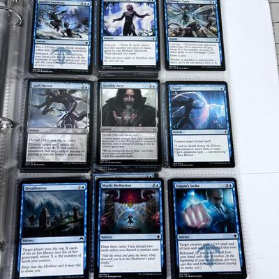 Binder Full of MAGIC THE GATHERING