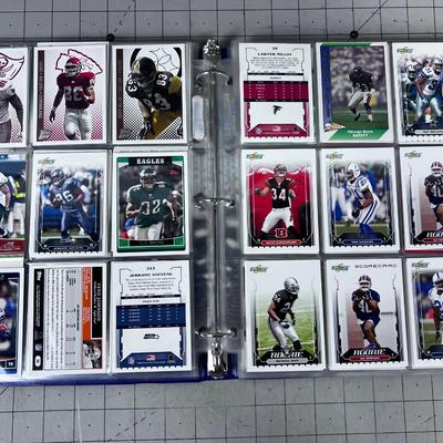 Binder of Football 2006 Cards- Payton Manning ROOKIE