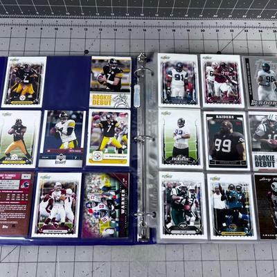 Binder of Football 2006 Cards- Payton Manning ROOKIE