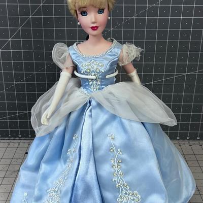 DISNEY Princess Porcelain CINDERELLA  DOLL With Stand