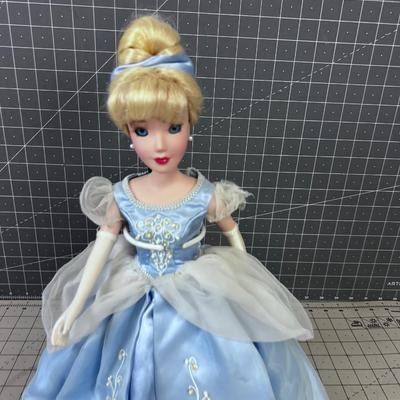 DISNEY Princess Porcelain CINDERELLA  DOLL With Stand