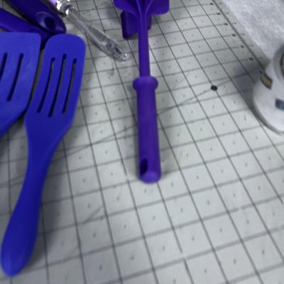 All the NICE PURPLE Kitchen Utensils