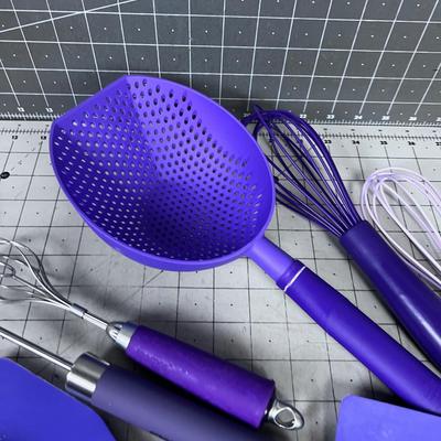 All the NICE PURPLE Kitchen Utensils