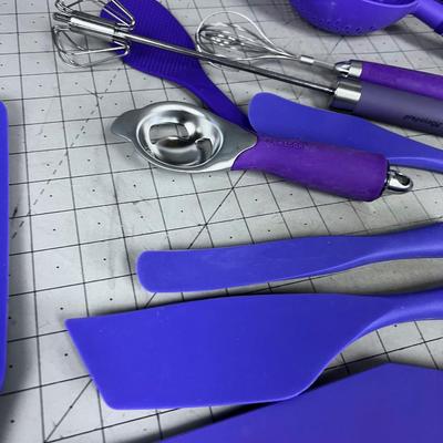 All the NICE PURPLE Kitchen Utensils