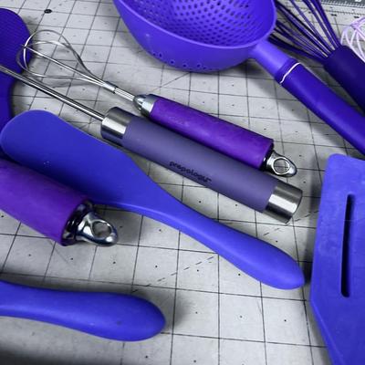All the NICE PURPLE Kitchen Utensils