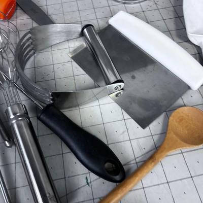 Another Lot of Kitchen Utensils: Juicers, Graters Etc.