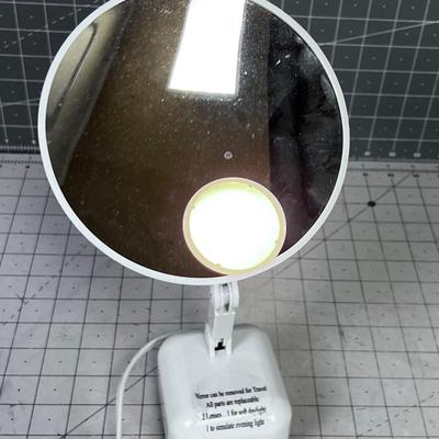 Lighted Make up MIRROR 