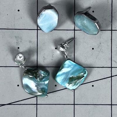 (2) Set of Mother-of-Pearl Earrings 