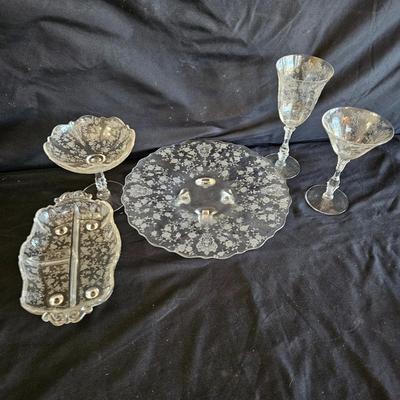 19pc Cambridge Glass Collection (LR-DW)