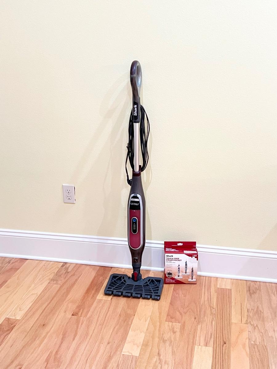 SHARK Genius Steam Mop With Pads
