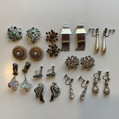 Gold, Pearls, & Sparkling Jewelry Collection (P-HS)