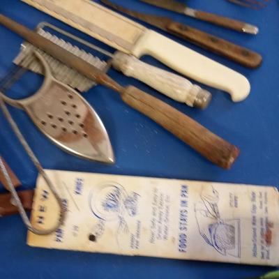 LOT 145 LARGE LOT OF OLD KITCHEN ITEMS