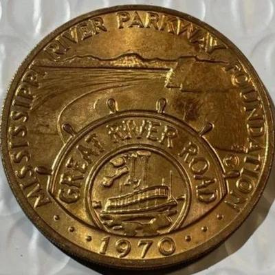 MISSISSIPPI RIVER PARKWAY GREAT RIVER ROAD 1970 MEDAL/TOKEN as Pictured.