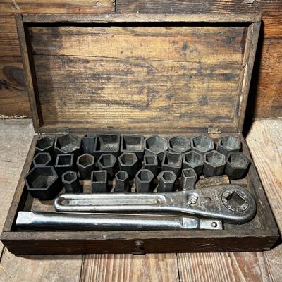 N488 Antique Frank Mossberg Co. Socket Set