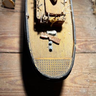 N489 Vintage Small Wood Tugboat Model AS IS